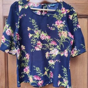 Floral print round neck top